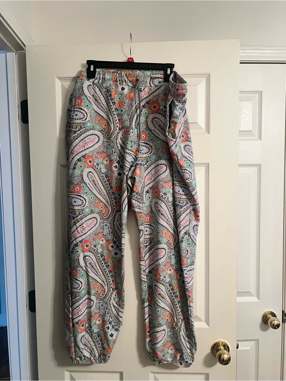 Vera Bradley Paisley Jogger PJ Pants in Mint, Coral & Gray